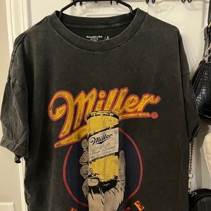 A&F Graphic Tee 🍻